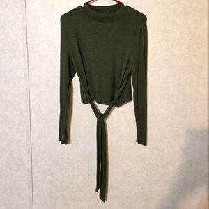 2X CROPPED LONG SLEEVED TOP
